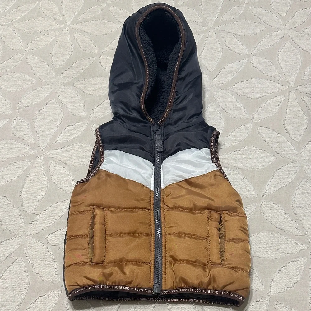 Bundle of Two Hooded and Sleeveless Vests Like New sz 2T